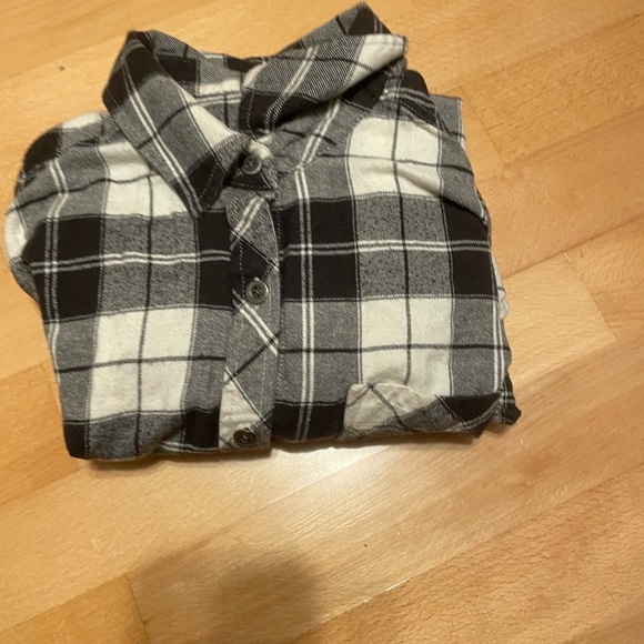 Used black and white women’s flannel. Size small brand me to we - Picture 14 of 14